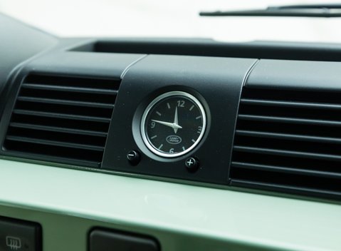 Land Rover Defender 110 HERITAGE 26