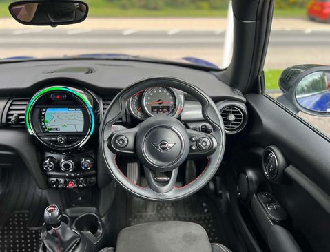 Mini Hatch 1.5 Cooper Sport 3dr 21