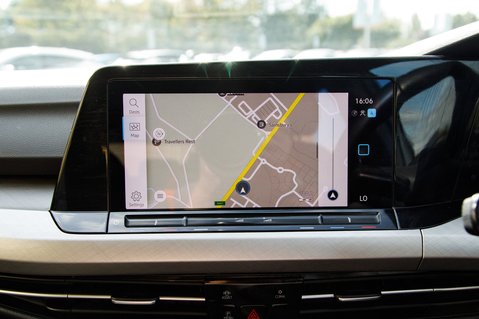 Volkswagen Golf LIFE TSI 26