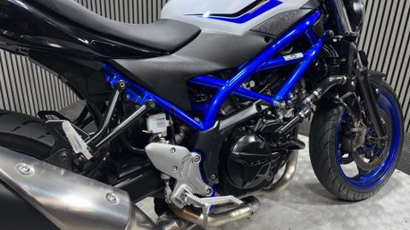 Suzuki SV650 2020 ONLY 8K SERVICED LONG MOT WARRANTY A2 NAKED BIKE 17