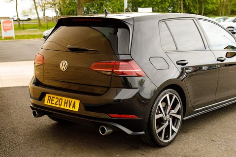 Volkswagen Golf GTI PERFORMANCE TSI DSG 8