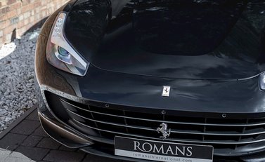 Ferrari GTC4 Lusso T 23