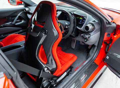 Ferrari 812 Competizione 18