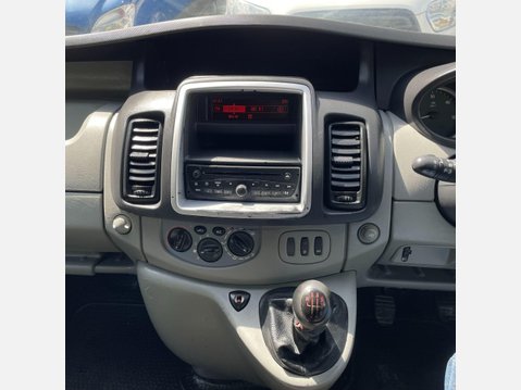 Vauxhall Vivaro 2.0 2900 CDTi Sportive Crew Van FWD L3 5dr 31