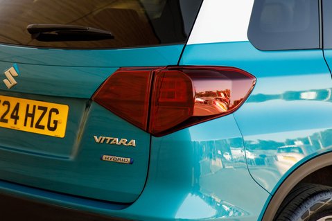 Suzuki Vitara SZ-T BOOSTERJET MHEV 9
