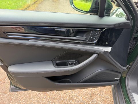 Porsche Panamera 4 PDK 46