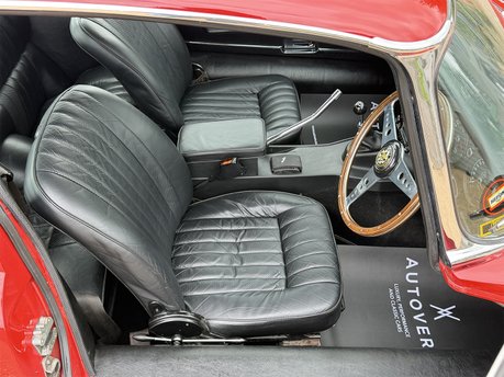 Jaguar E-Type 2+2 41