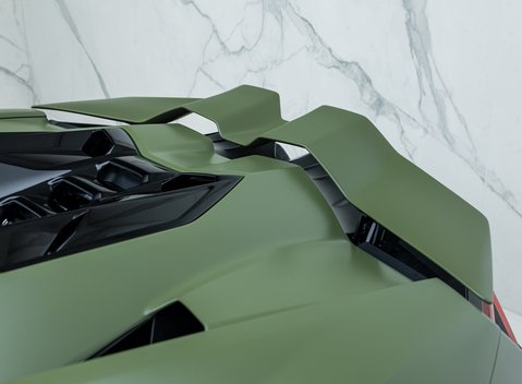 Lamborghini Revuelto 40