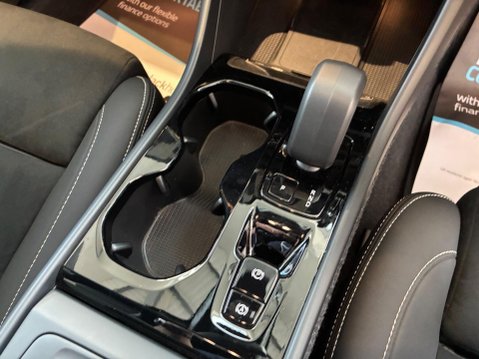 Volvo XC40 2.0 B4 MHEV Plus Dark DCT Auto Euro 6 (s/s) 5dr 24