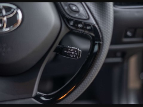 Toyota C-HR 2.0 C-HR GR Sport HEV CVT 5dr 38