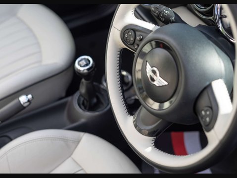 Mini Convertible 1.6 Cooper S 2dr 24