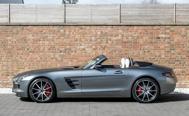 Mercedes-Benz SLS GT Roadster 2