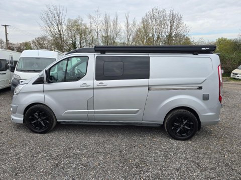 Ford Tourneo Custom Ultimate Activities Camper 11