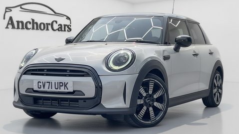 Mini Hatch 1.5 Cooper Exclusive Hatchback 5dr Petrol Steptronic Euro 6 (s/s) (136 ps)