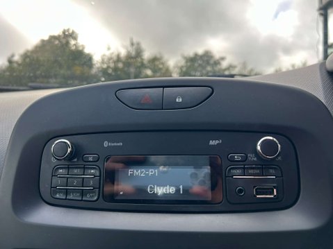 Renault Clio 1.1 Clio Play 16v 5dr 11