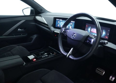 Vauxhall Astra 1.2 Turbo Ultimate Hatchback 5dr Petrol Auto Euro 6 (s/s) (130 ps) 43