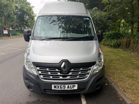 Renault Master 17 seater minibus 2