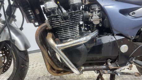 Kawasaki ZR Z750 2002 35K RUNNING PROJECT BIKE 750CC TOUER COMMUTER 19