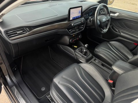 Ford Focus 1.0T EcoBoost Vignale Euro 6 (s/s) 5dr 24
