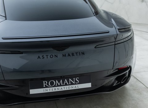 Aston Martin DB12 V8 29