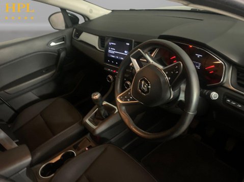 Renault Captur 1.3 TCe Iconic SUV 5dr Petrol Manual Euro 6 (s/s) (130 ps) Alloys - Air Con 12