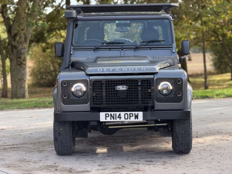 Land Rover Defender 2.2 Defender 90 XS Hard Top TD 4WD 5dr 10