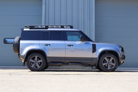 Land Rover Defender 110 HARD TOP MHEV expedition model ask about rear seat conversion 4