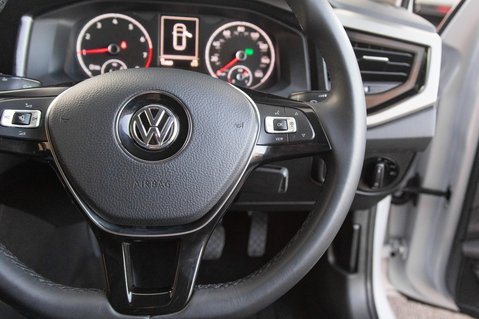 Volkswagen Polo SE TSI DSG 20