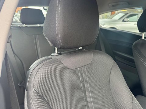 BMW 1 Series 1.5 118i Sport Euro 6 (s/s) 3dr 25