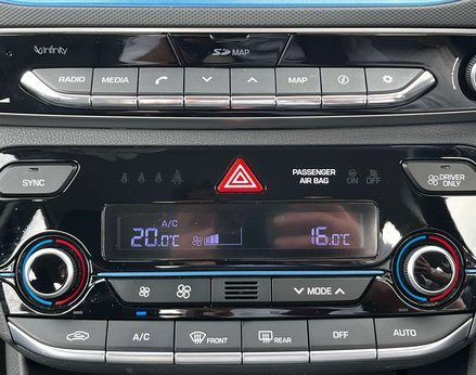 Hyundai IONIQ 1.6 IONIQ Premium SE FHEV Semi-Auto 5dr 55