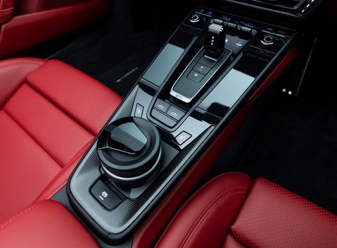 Porsche 911 Targa 4 GTS (992) 19