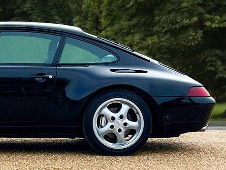 Porsche 911 CARRERA 4 10