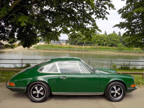 Porsche 911 T 2.2 LWB - LHD COUPE 5