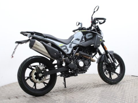 Benelli BKX 125 S 5