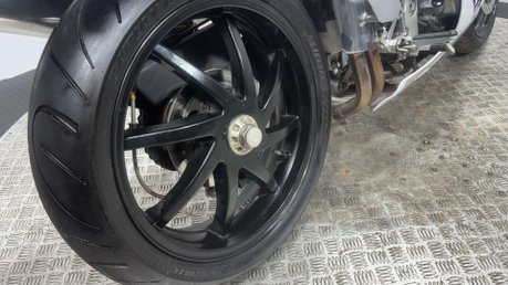 Honda RVF 2000 LATE REGISTERED GENUINE 8K CLASSIC 400CC SUPER SPORT 25