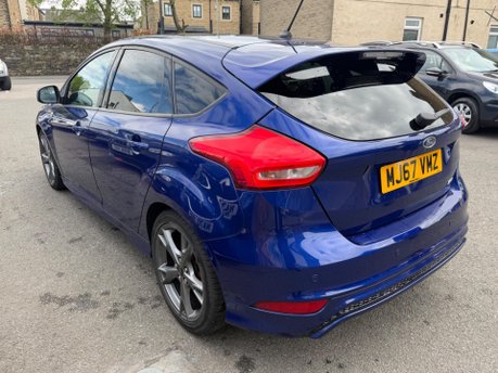 Ford Focus ST-LINE X 6