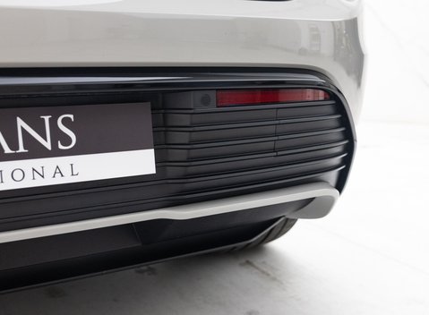 Porsche Macan Turbo Electric 42