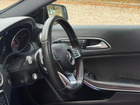 Mercedes-Benz A Class 2.1 A200d AMG Line (Premium Plus) 7G-DCT Euro 6 (s/s) 5dr 15