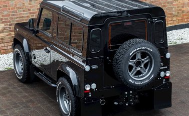Land Rover Defender 90 XS Bowler 9
