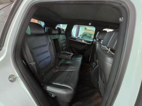 Volkswagen Touareg 3.0 TDI V6 BlueMotion Tech R-Line Plus Tiptronic 4WD Euro 6 (s/s) 5dr 18