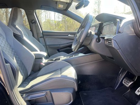 Volkswagen Golf 2.0 Golf R-Line TDI Semi-Auto 5dr 17