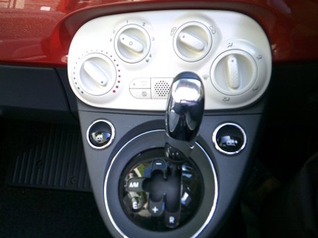Fiat 500 LOUNGE DUALOGIC ONLY 32,000 MILES FROM NEW 13