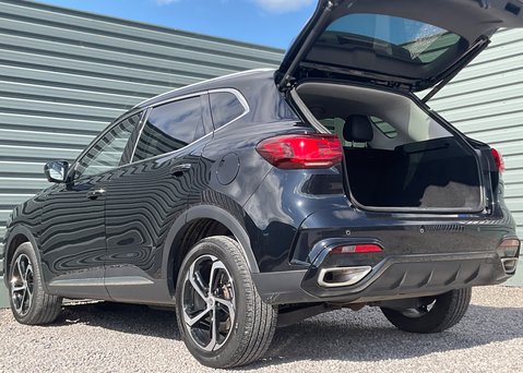 MG HS 1.5 T-GDI PHEV TROPHY 17