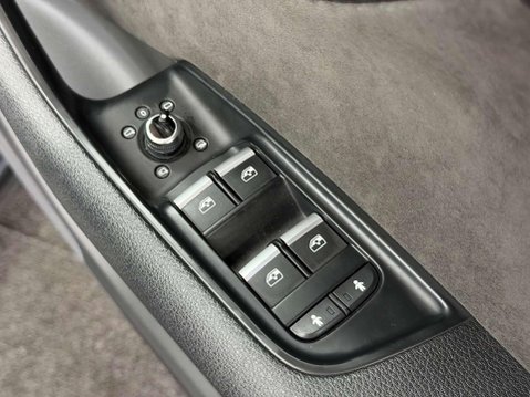 Audi SQ7 4.0 TDI V8 SUV 5dr Diesel Tiptronic quattro Euro 6 (s/s) (435 ps) 49