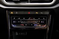 Volkswagen T-Roc R-LINE TSI 32