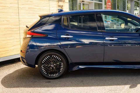 Nissan LEAF N-CONNECTA 8