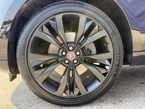 Jaguar F-Pace 2.0 D200 MHEV R-Dynamic HSE SUV 5dr Diesel Auto AWD Euro 6 (s/s) (204 ps) 16