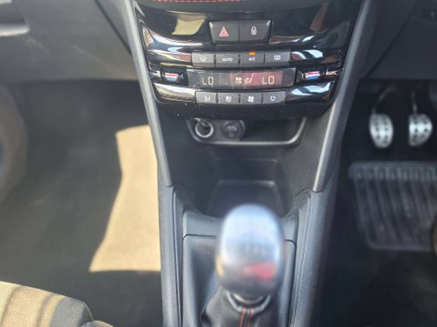 Peugeot 208 1.6 208 GTi 30th e-THP 3dr 34