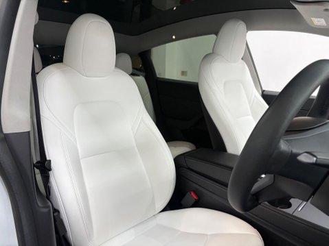Tesla Model Y Auto RWD 5dr 9