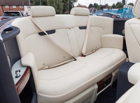 Rolls-Royce Phantom Drophead Coupe 16